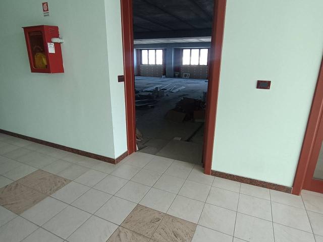 Palazzina commerciale in vendita a San Benedetto Del Tronto
