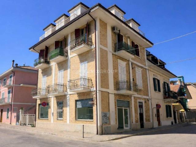 Palazzina commerciale in vendita a San Benedetto Del Tronto