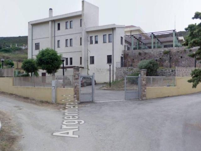 Palazzina commerciale in vendita a Sassari
