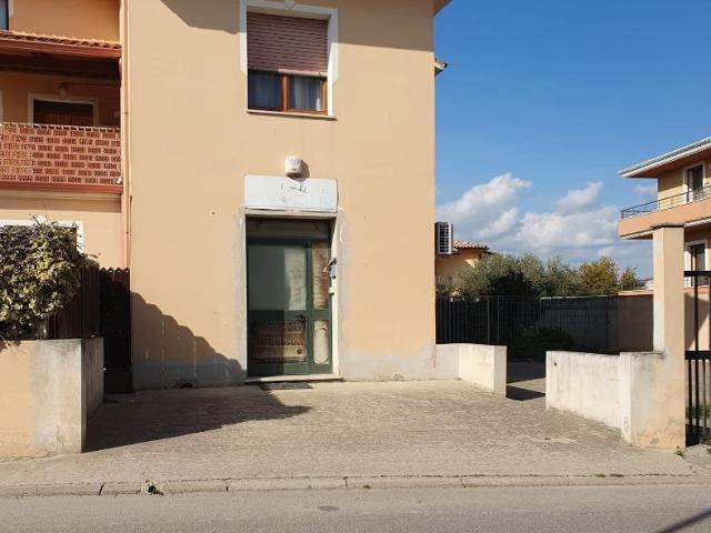 Palazzina commerciale in vendita a Senorbì