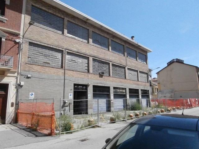 Palazzina commerciale in vendita a Torino