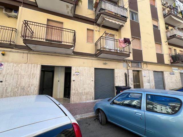 Palazzina commerciale in vendita a Trani