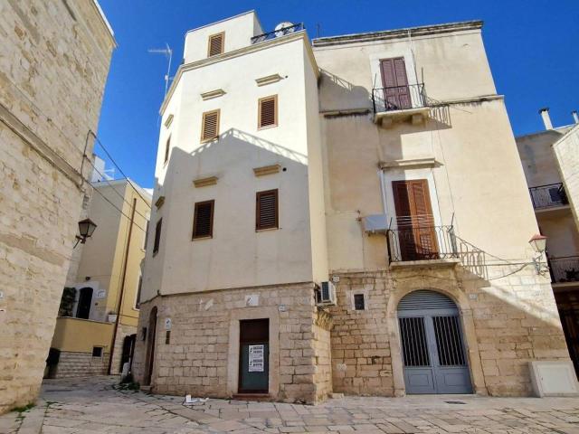 Palazzina commerciale in vendita a Trani