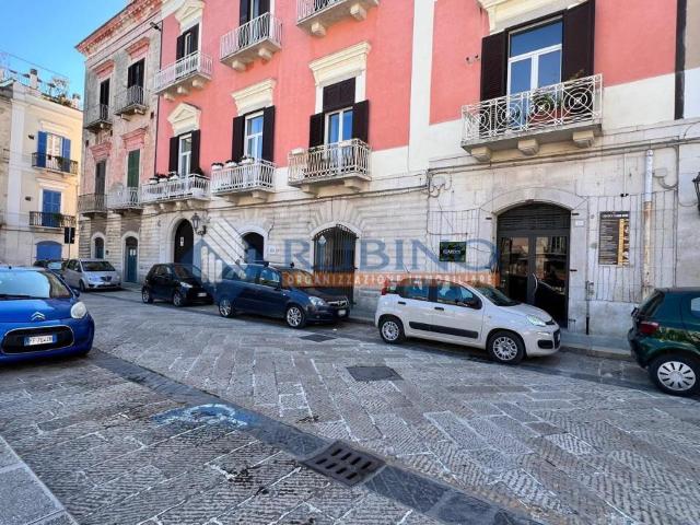 Palazzina commerciale in vendita a Trani