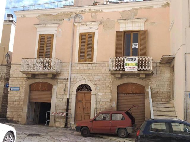 Palazzina commerciale in vendita a Trani
