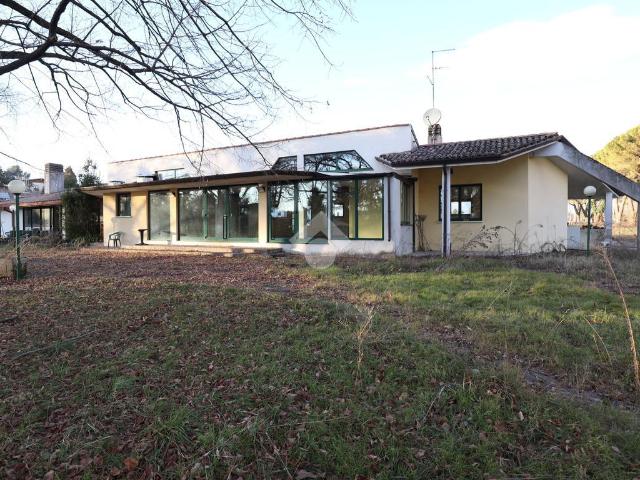 Palazzina commerciale in vendita a Tricesimo