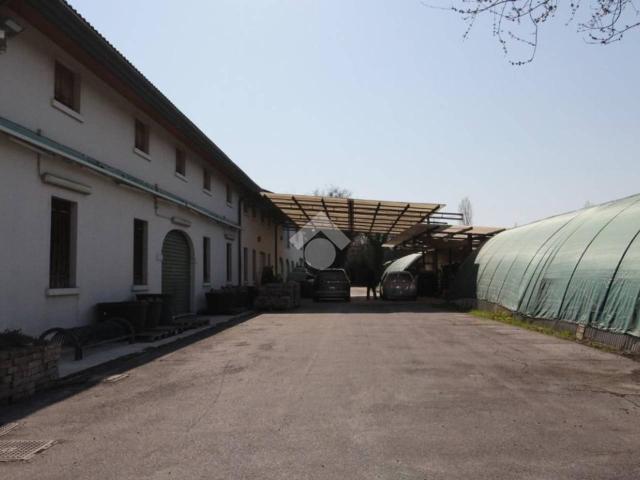 Palazzina commerciale in vendita a Venezia