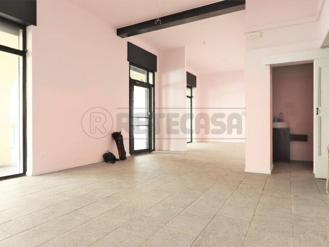 Palazzina commerciale in vendita a Vicenza