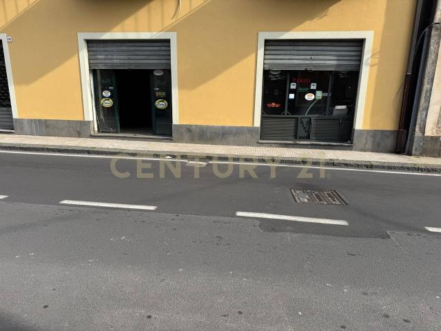 Palazzina commerciale in vendita a Viagrande