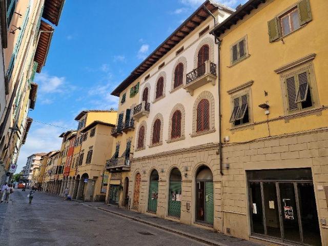 Palazzina uffici in vendita a San Giovanni Valdarno