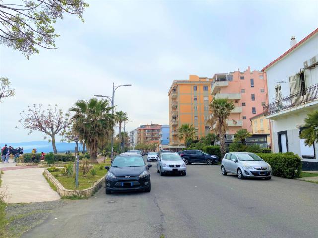 Palazzina/Stabile in vendita a Catanzaro, Lungomare