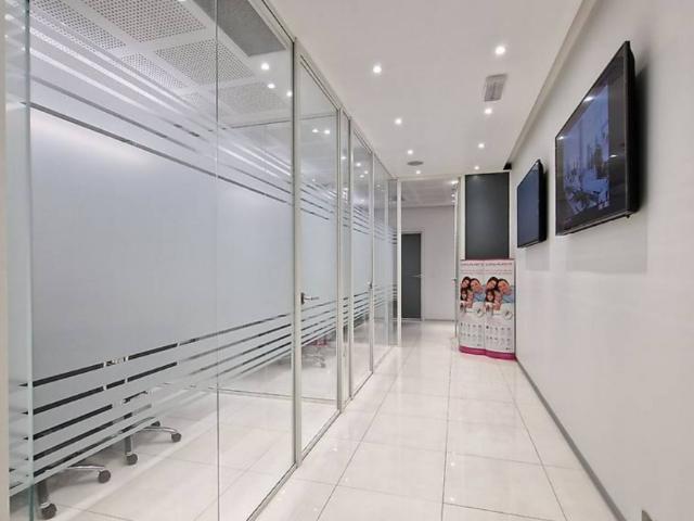 PALAZZO AMMINISTRATIVO IN AREA STRATEGICA A MENDRISIO