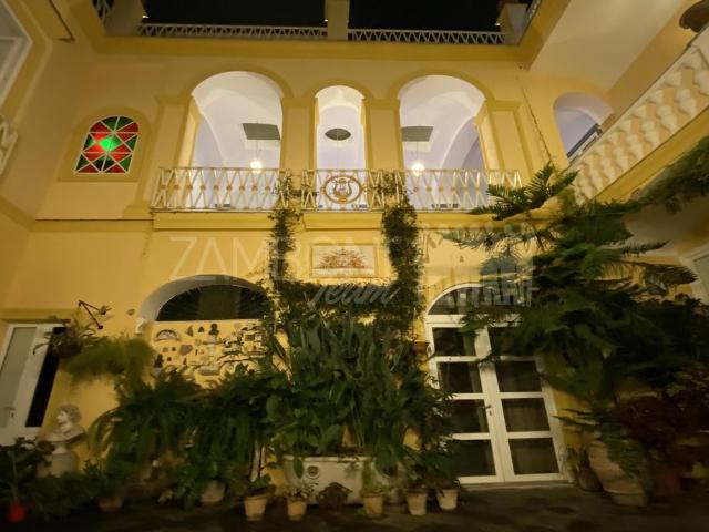 Palazzo di 1000 m² in vendita Via Pasquale Fratta 23, Santa Maria Capua Vetere, Campania