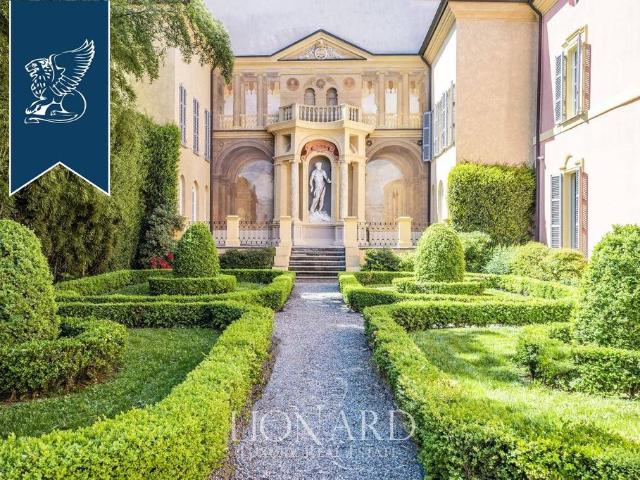 Palazzo di 2700 m² in vendita Piacenza, Italia