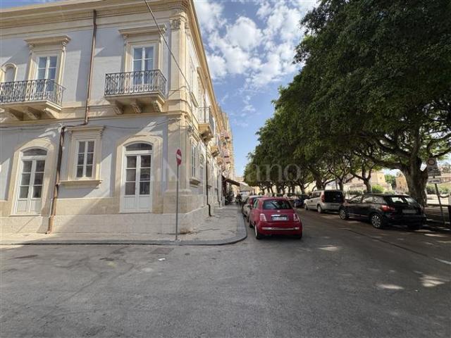 Palazzo di 420 mq a Gelone, Cadorna, Borgata, Santa Lucia Siracusa