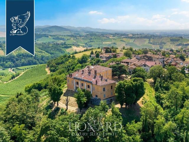 Palazzo di 5500 m² in vendita Santa Giuletta, Italia