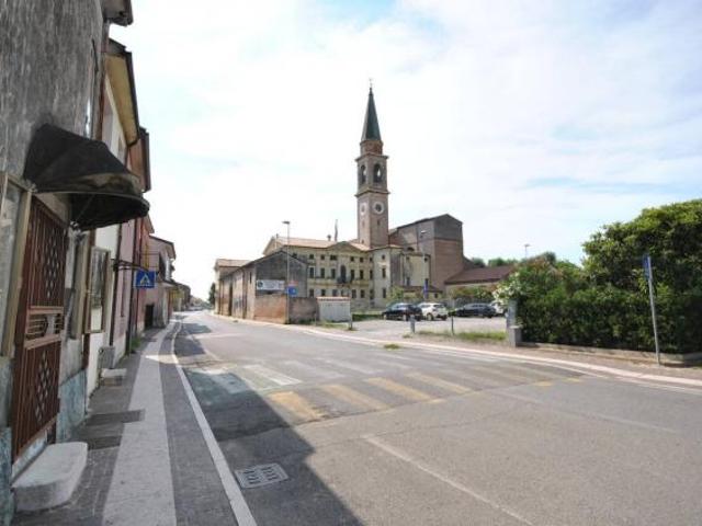 Palazzo / Edificio in vendita a Albaredo d'Adige