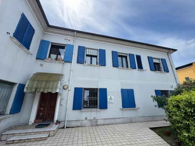 Palazzo / Edificio in vendita a Rimini