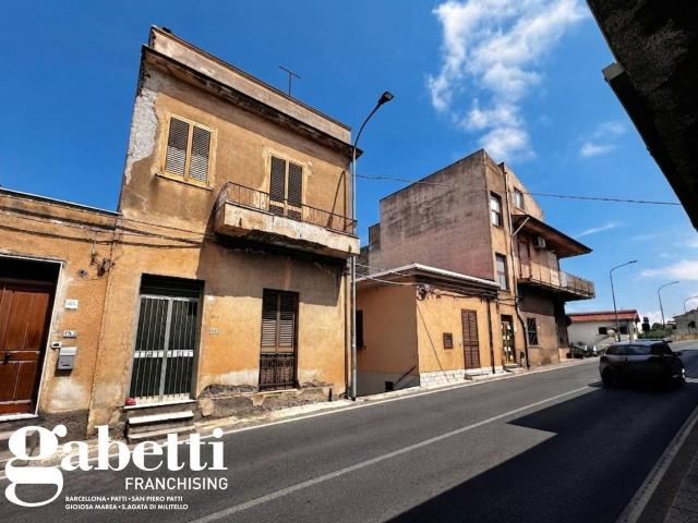 Palazzo in vendita a Torrenova