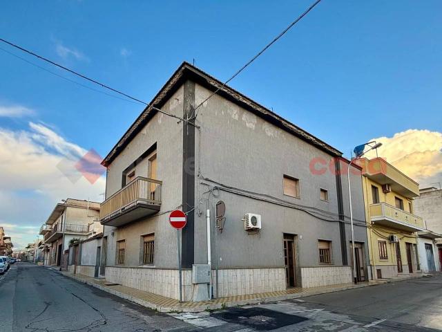Palazzo in vendita a Torricella