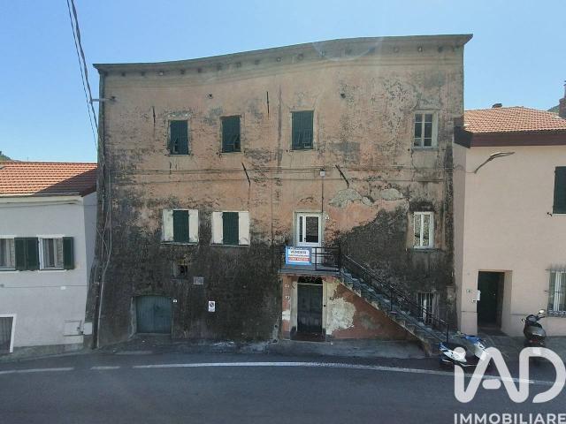 Palazzo in vendita a Tovo San Giacomo