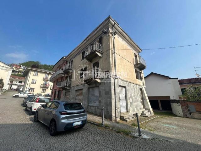 Palazzo in vendita a Trana piazza dei Caduti 5