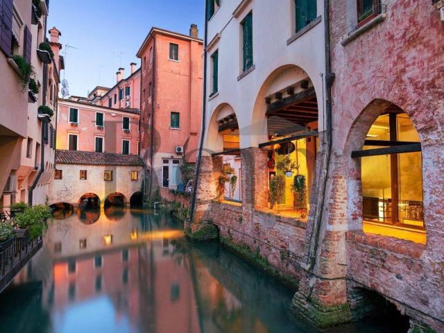 Palazzo in vendita a Treviso