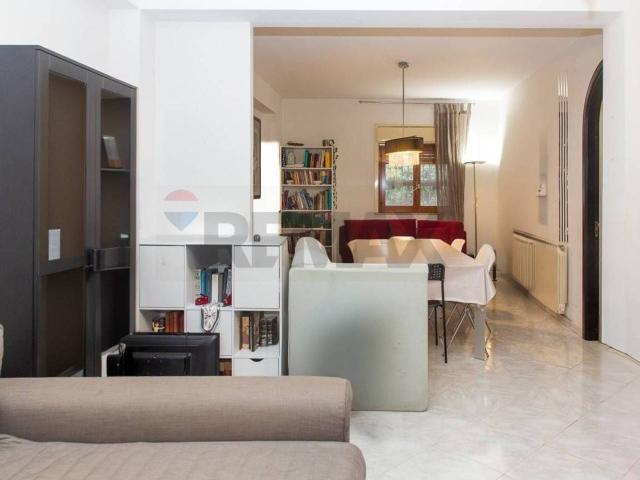 Palazzo in vendita a Tremestieri Etneo