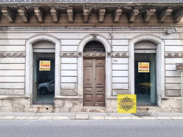 Palazzo in vendita a Vittoria