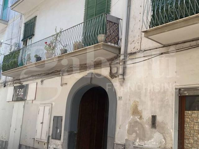 Palazzo in vendita a Aversa
