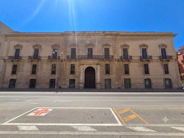 Palazzo in vendita a Bari