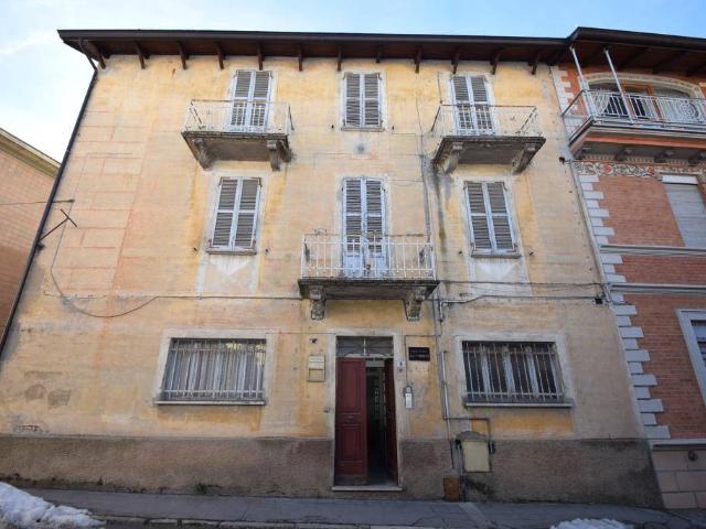 PALAZZO in VENDITA a BETTOLA di 14 vani
