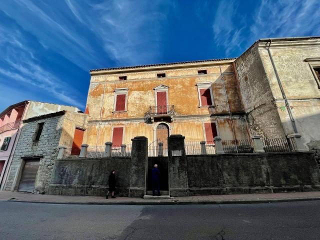 Palazzo in vendita a Buddusò