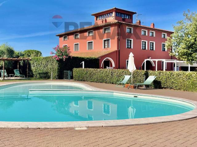 Palazzo in vendita a Castagneto Carducci