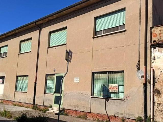 Palazzo in vendita a Cascina