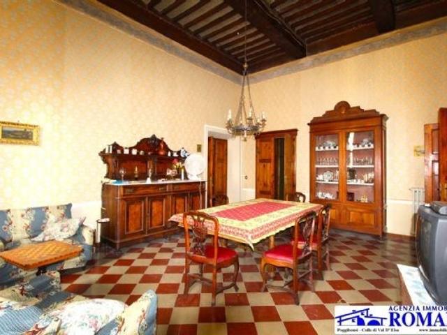Palazzo in vendita a Colle di Val d'Elsa