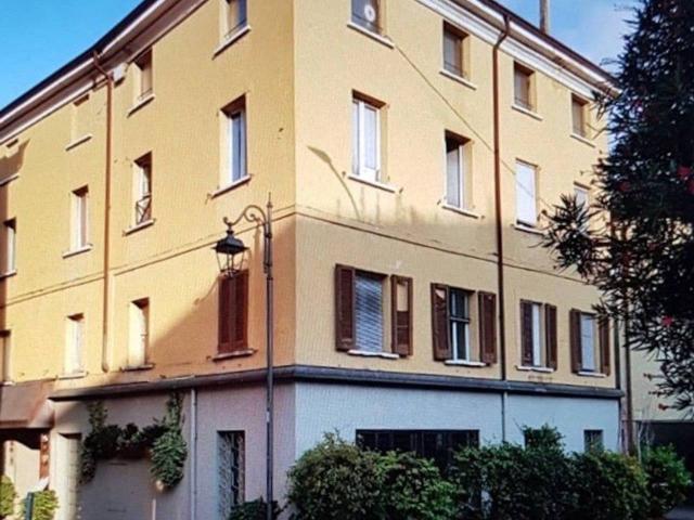 Palazzo in vendita a Desenzano Del Garda