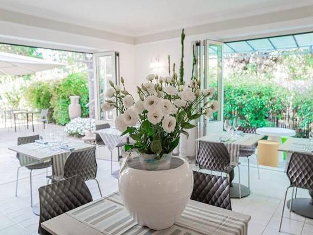 Palazzo in vendita a Forte Dei Marmi