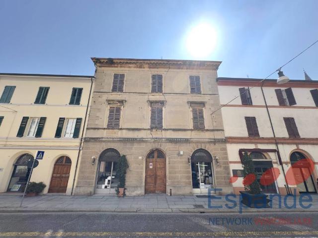 Palazzo in vendita a Forlì, Centro Storico