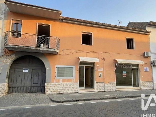 Palazzo in vendita a Grazzanise