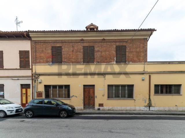 Palazzo in vendita a Jesi