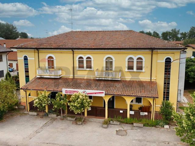 Palazzo in vendita a Jolanda Di Savoia