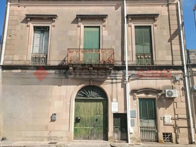 Palazzo in vendita a Maglie