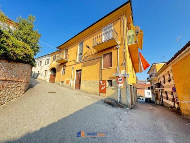 Palazzo in vendita a Mombercelli