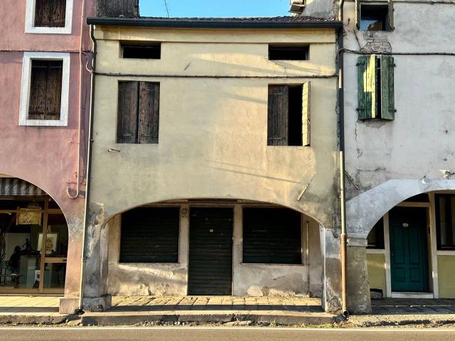 Palazzo in vendita a Montagnana
