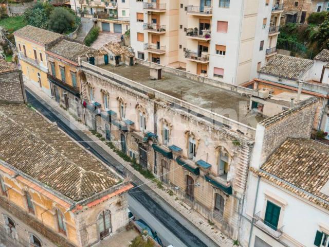 Palazzo in vendita a Modica