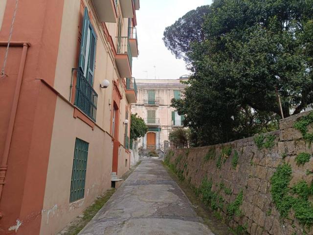 Palazzo in vendita a Napoli