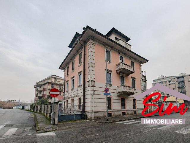 Palazzo in vendita a Novara