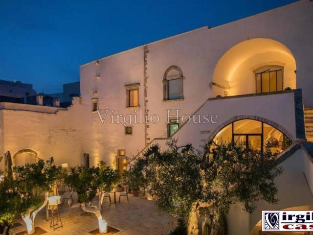 Palazzo in vendita a Ostuni