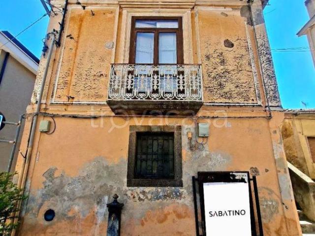 Palazzo in vendita a Pellezzano via Egidio Fumo